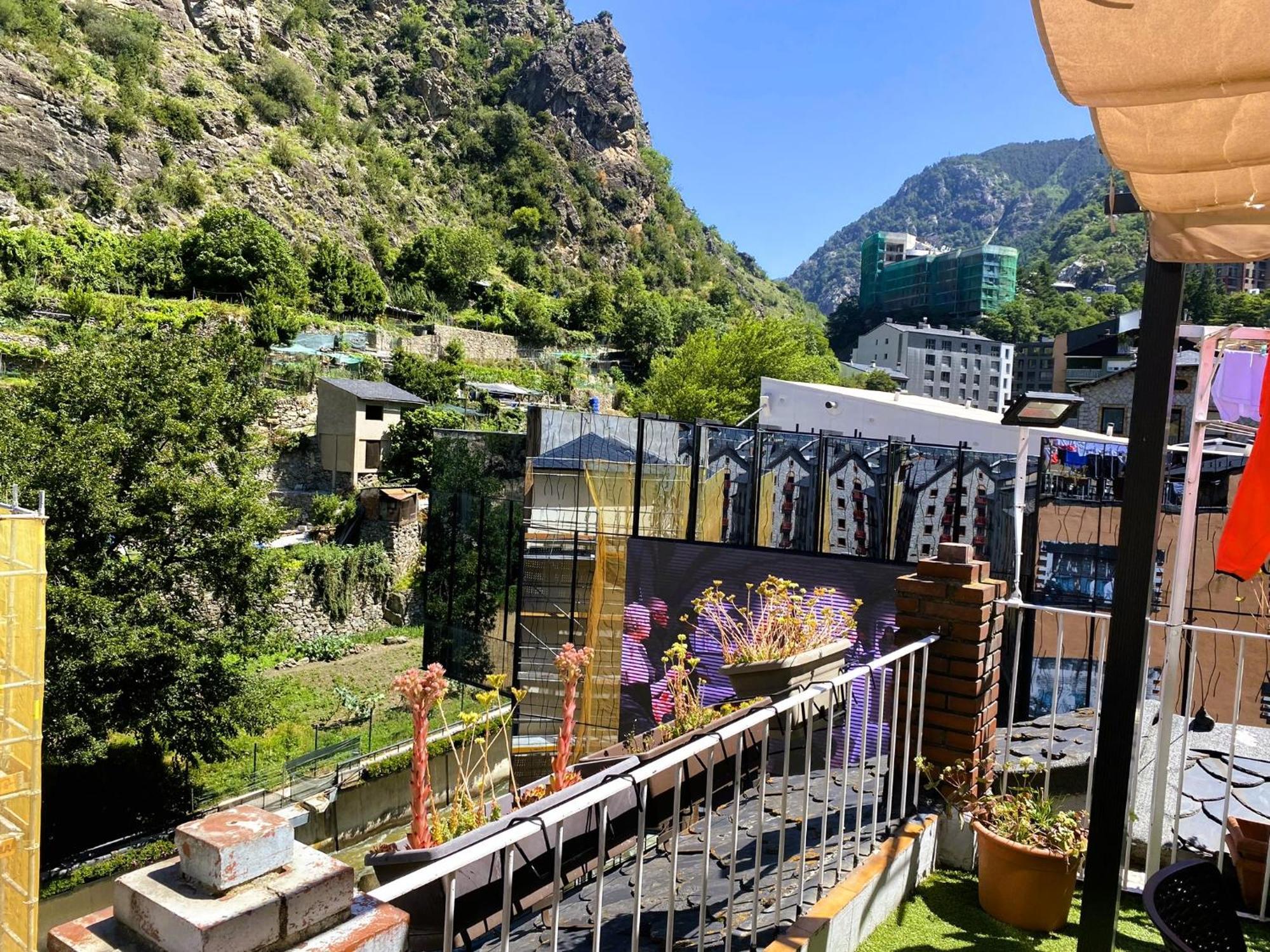 Alberg Els Andes Andorra la Vella Buitenkant foto